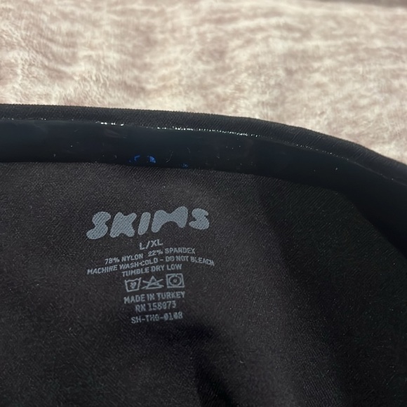 Skims Mid-Core Control Shapeware Thong - Picture 9 of 11